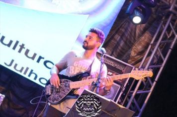 Foto - SHOW COM NEGROOVES - 30/04/2023