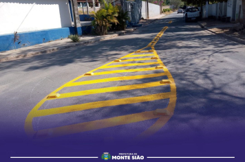 Prefeitura de Monte Sião reforça segurança viária no Bairro Rural Perobal com novas sinalizações
