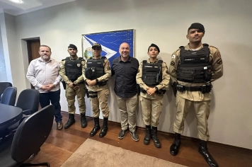Prefeito Juninho Zucato recebe novos militares que atuarão em Monte Sião