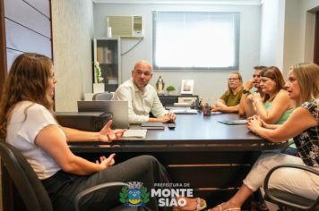 Diretoria de Educação de Monte Sião apresenta nova equipe pedagógica para 2025