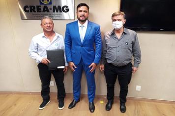 PREFEITO E DIRETOR DO DEPARTAMENTO DE OBRAS E SERVIÇOS URBANOS PARTICIPARAM DO EVENTO DA FUNASA EM BELO HORIZONTE