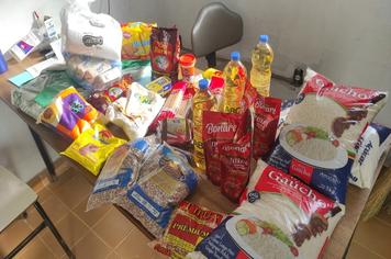 CARRETA COM CESTAS BÁSICAS DOS SERVIDORES MUNICIPAIS É DEVOLVIDA POR NÃO ATENDER AS MARCAS E A QUALIDADE EXIGIDA NO PROCESSO LICITATÓRIO