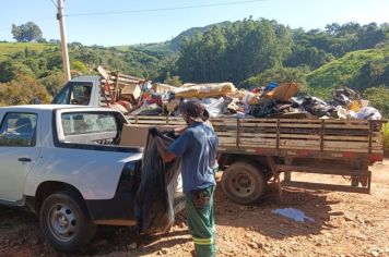 COLETA DE LIXO E ENTULHO CONTRA O MOSQUITO DA DENGUE ACONTECE EM MONTE SIÃO