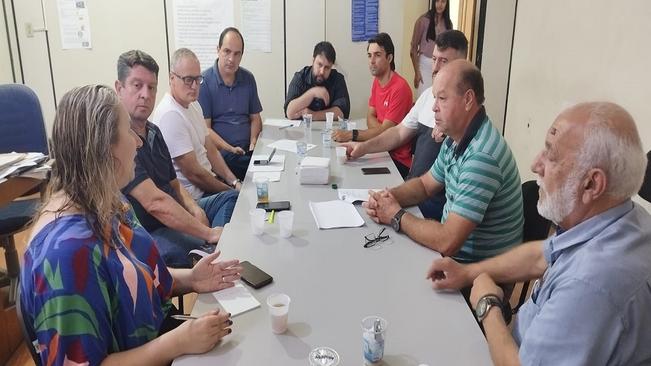 EXECUTIVO MUNICIPAL APRESENTA À COMISSÃO TÉCNICA, ANTEPROJETO DE AUTARQUIA PARA O SERVIÇO DE ÁGUA E ESGOTO MUNICIPAL