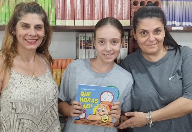 ESCRITORA MIRIM DE MONTE SIÃO TEM LIVRO A VENDA EM UMA DAS MAIORES PLATAFORMAS DO BRASIL