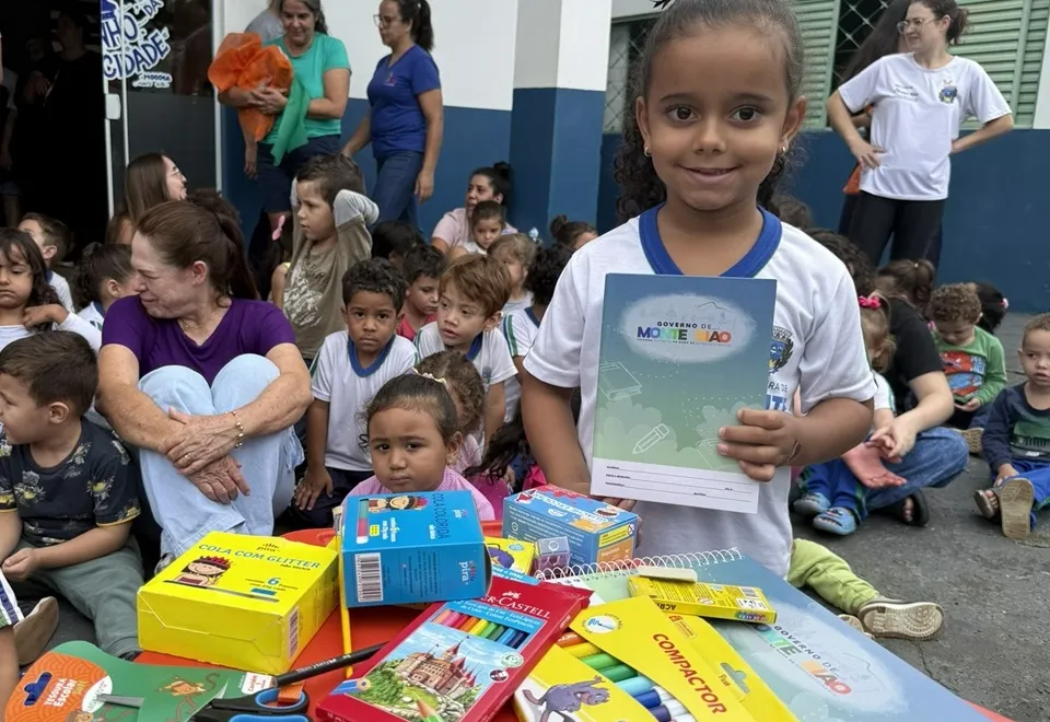 Semana de aniversário de Monte Sião começa com entrega inédita de kits escolares