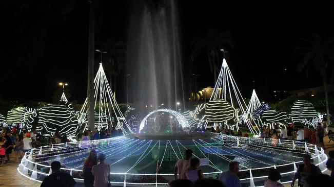 NATAL ILUMINADO COMEÇA EM GRANDE ESTILO EM MONTE SIÃO