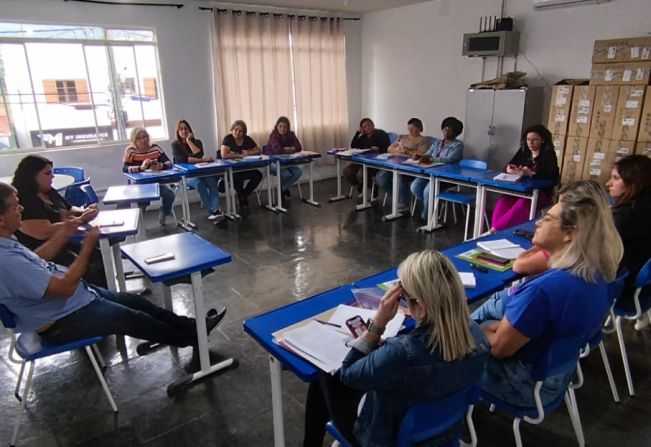 Reunião defini ações para aumentar a segurança nas escolas municipais de Monte Sião