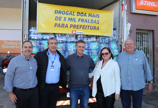 5 mil fraldas são doadas ao município pela nova rede de farmácias que se instalou em Monte Sião