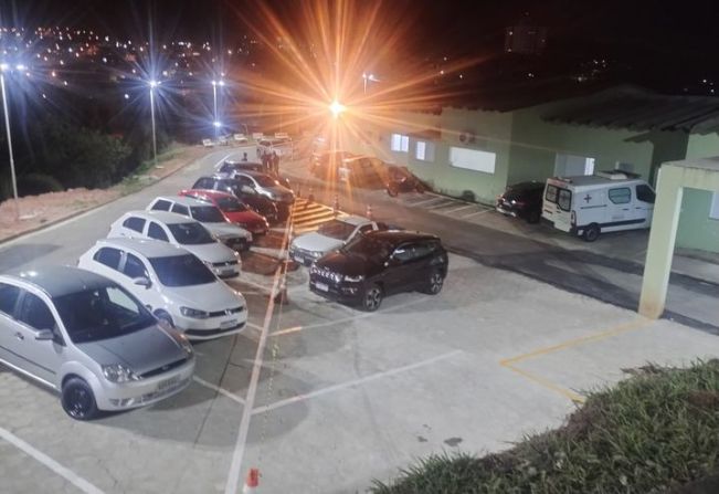 NOVAS VAGAS E FAIXA EXCLUSIVA PARA AMBULÂNCIAS FORAM CRIADAS NO PRONTO ATENDIMENTO DE MONTE SIÃO